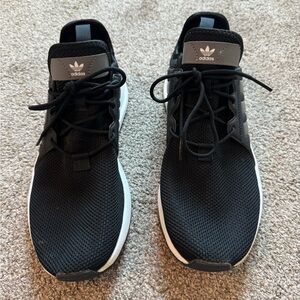 Woman 6.5 adidas black tennis shoes